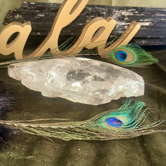 Premier Brazilian Clear Quartz Showcase – 823 g, 7.5″ × 1.75″ - Picture 6 of 7